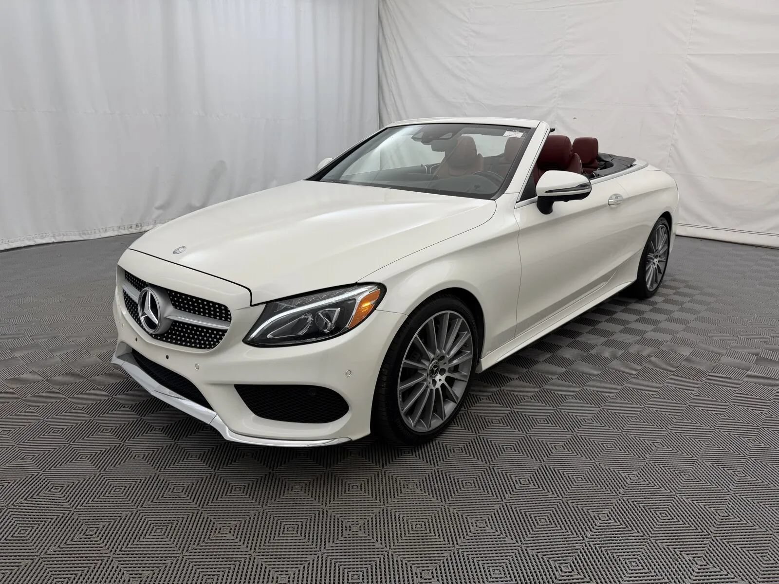 Used 2017 Mercedes-Benz C 300 Cabriolet image 2