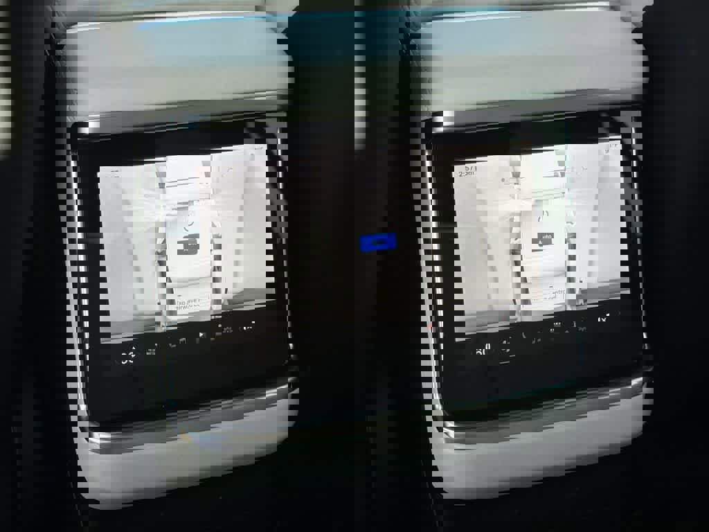 Used 2022 Tesla Model X image 26