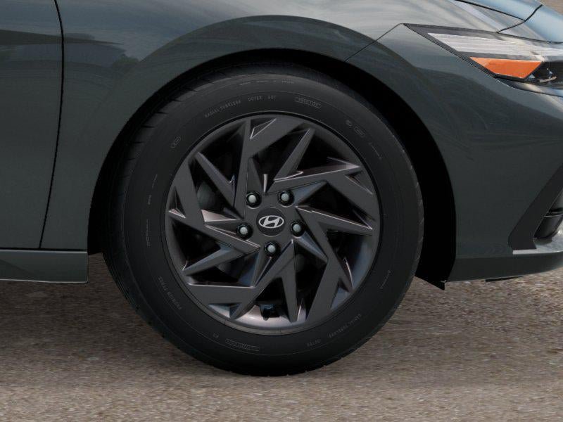 Used 2025 Hyundai Elantra Hybrid FWD image 8
