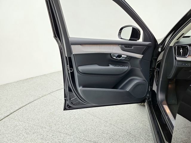 New 2026 Volvo XC90 T8 Ultra w/ Protection Package Premier AWD/4WD image 28