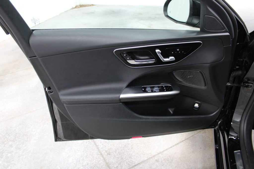 Used 2025 Mercedes-Benz C 300 Sedan image 14