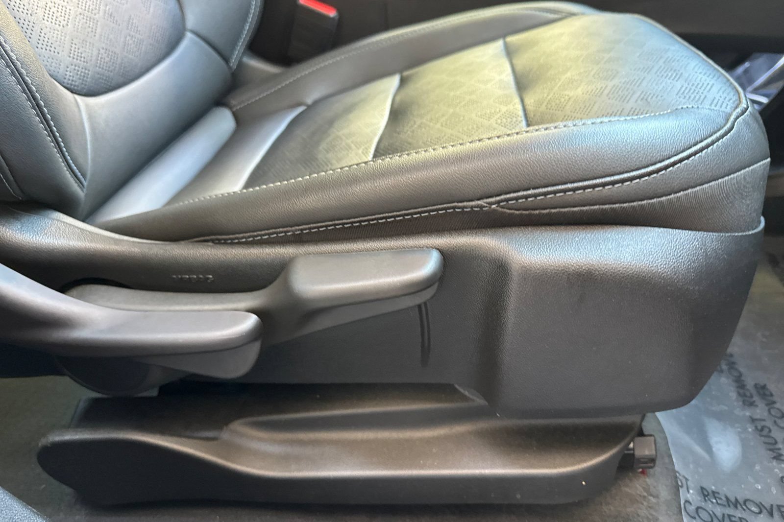 Used 2023 Chevrolet Bolt LT w/ Infotainment Package FWD image 23