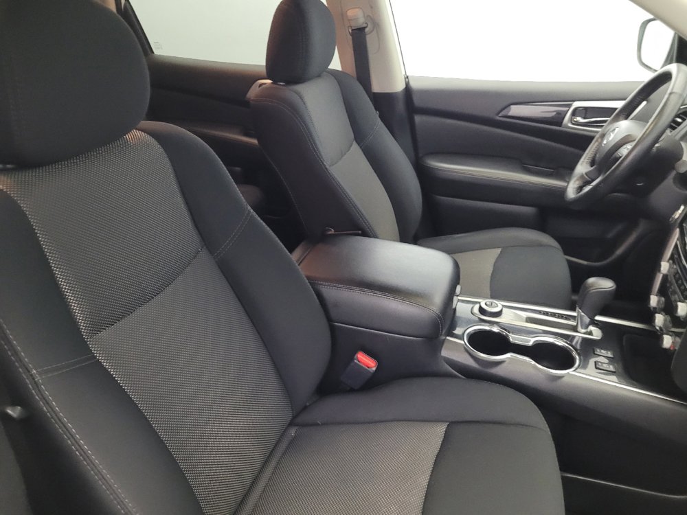 Used 2019 Nissan Pathfinder SV w/ SV Tech Package image 21