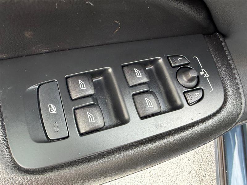 Used 2023 Volvo S60 B5 Core image 29