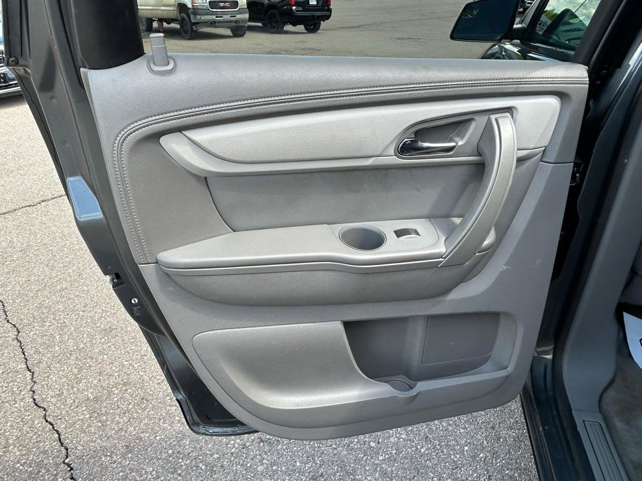 Used 2013 Chevrolet Traverse LS FWD image 14