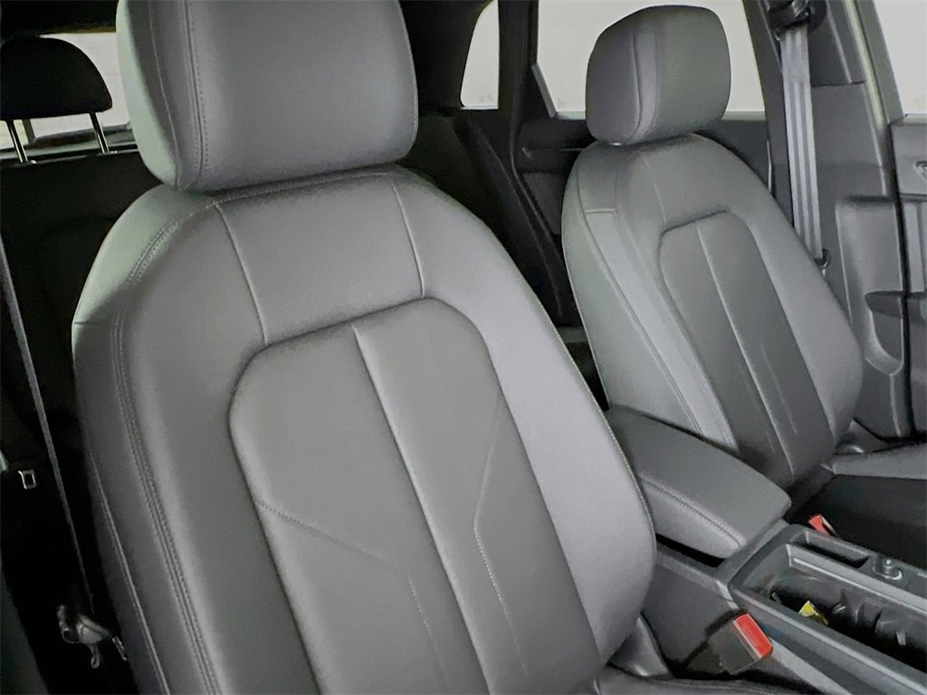 New 2025 Audi Q3 2.0T Premium image 26