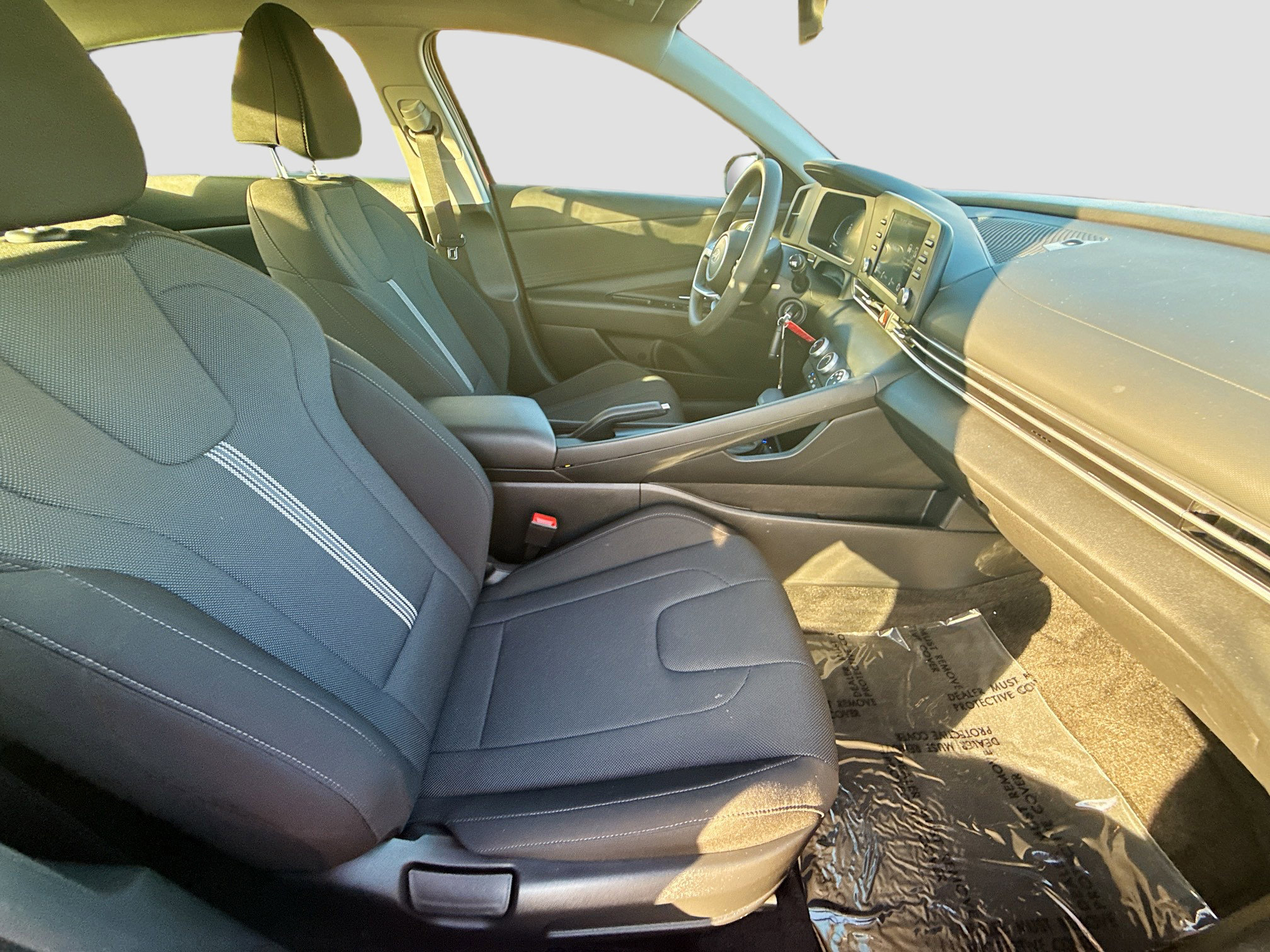 Used 2025 Hyundai Elantra SE image 28