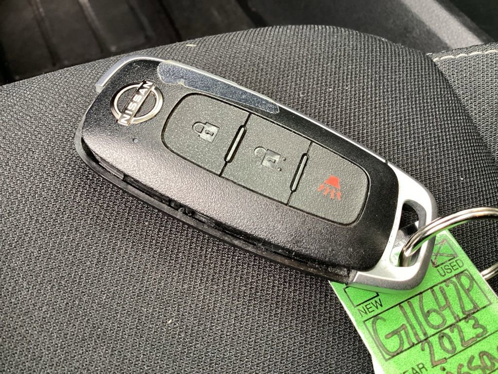 Used 2023 Nissan Rogue S image 29