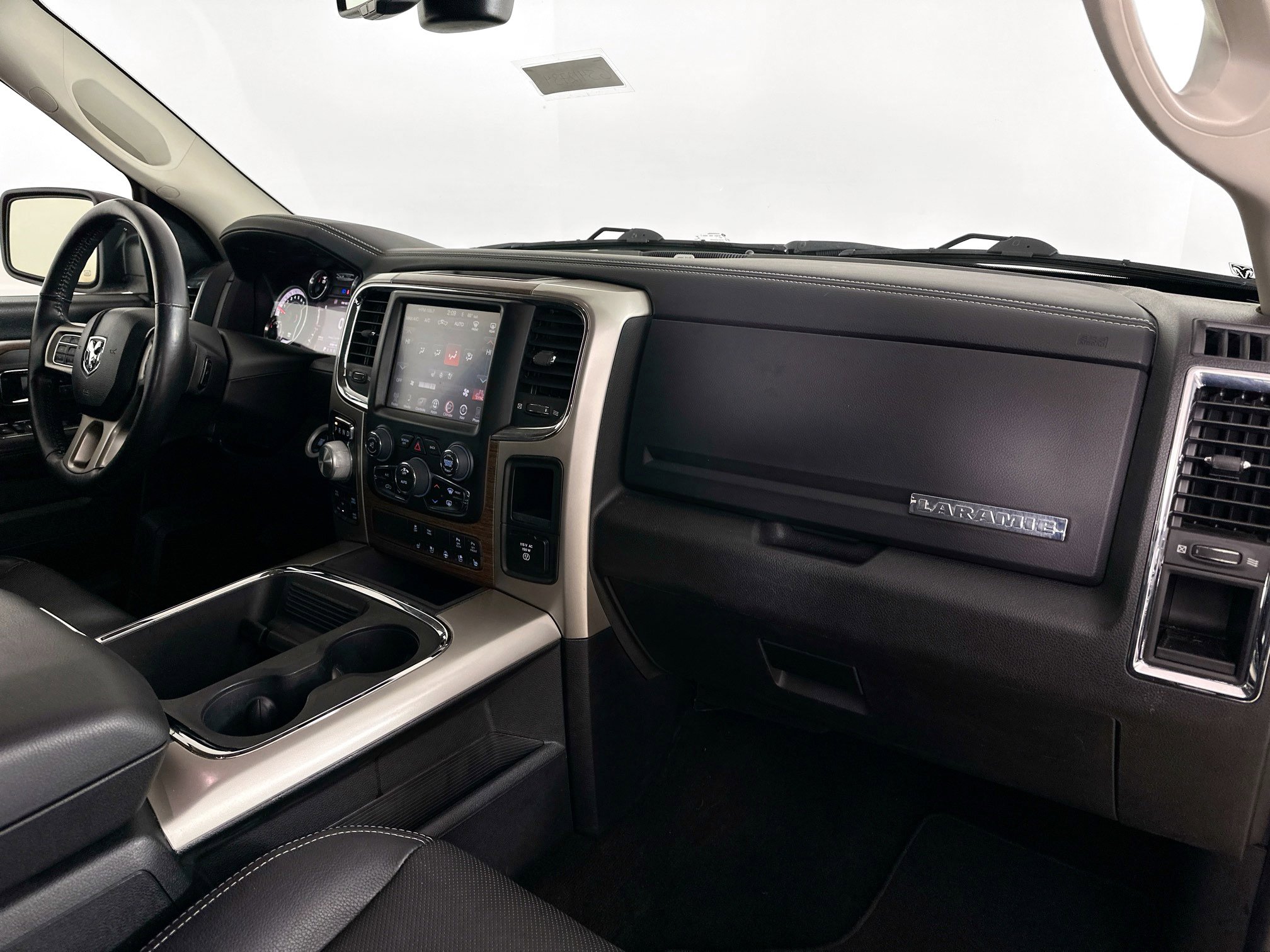 Used 2016 RAM 1500 Laramie w/ Convenience Group image 35
