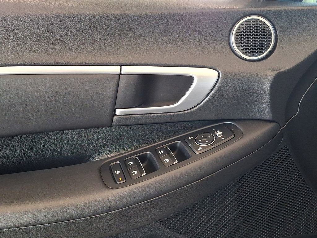 Used 2022 Hyundai Sonata SEL w/ Winter Weather Package image 14