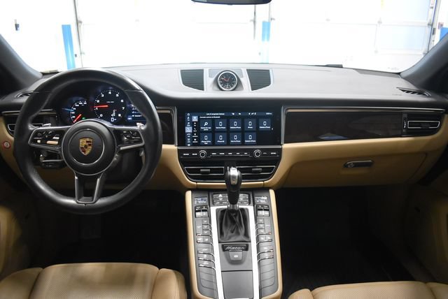 Used 2020 Porsche Macan AWD/4WD image 5