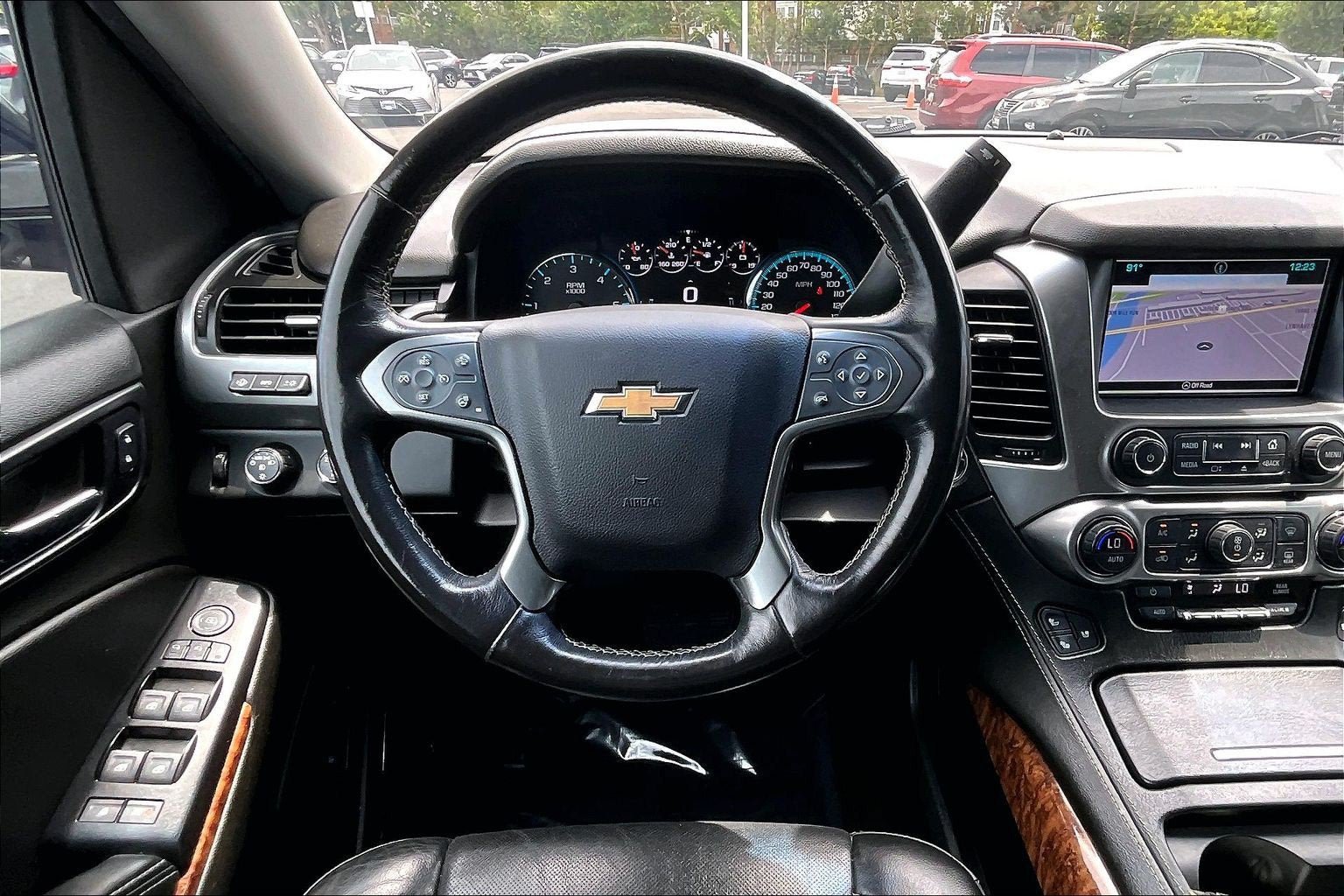 Used 2018 Chevrolet Suburban Premier AWD/4WD image 5