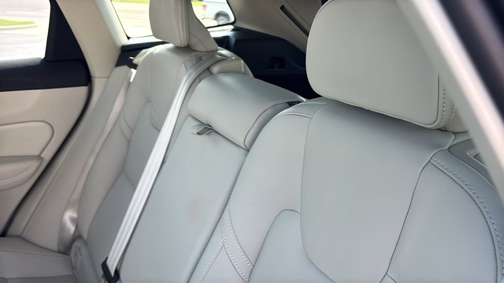 Certified 2025 Volvo XC60 B5 Ultra AWD/4WD image 10