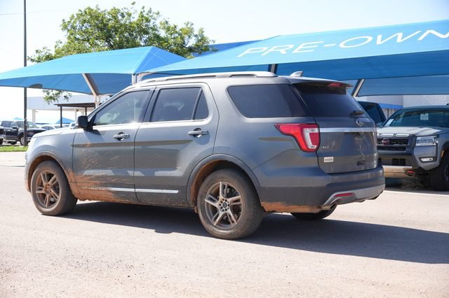 Used 2016 Ford Explorer XLT w/ Equipment Group 202A FWD image 2