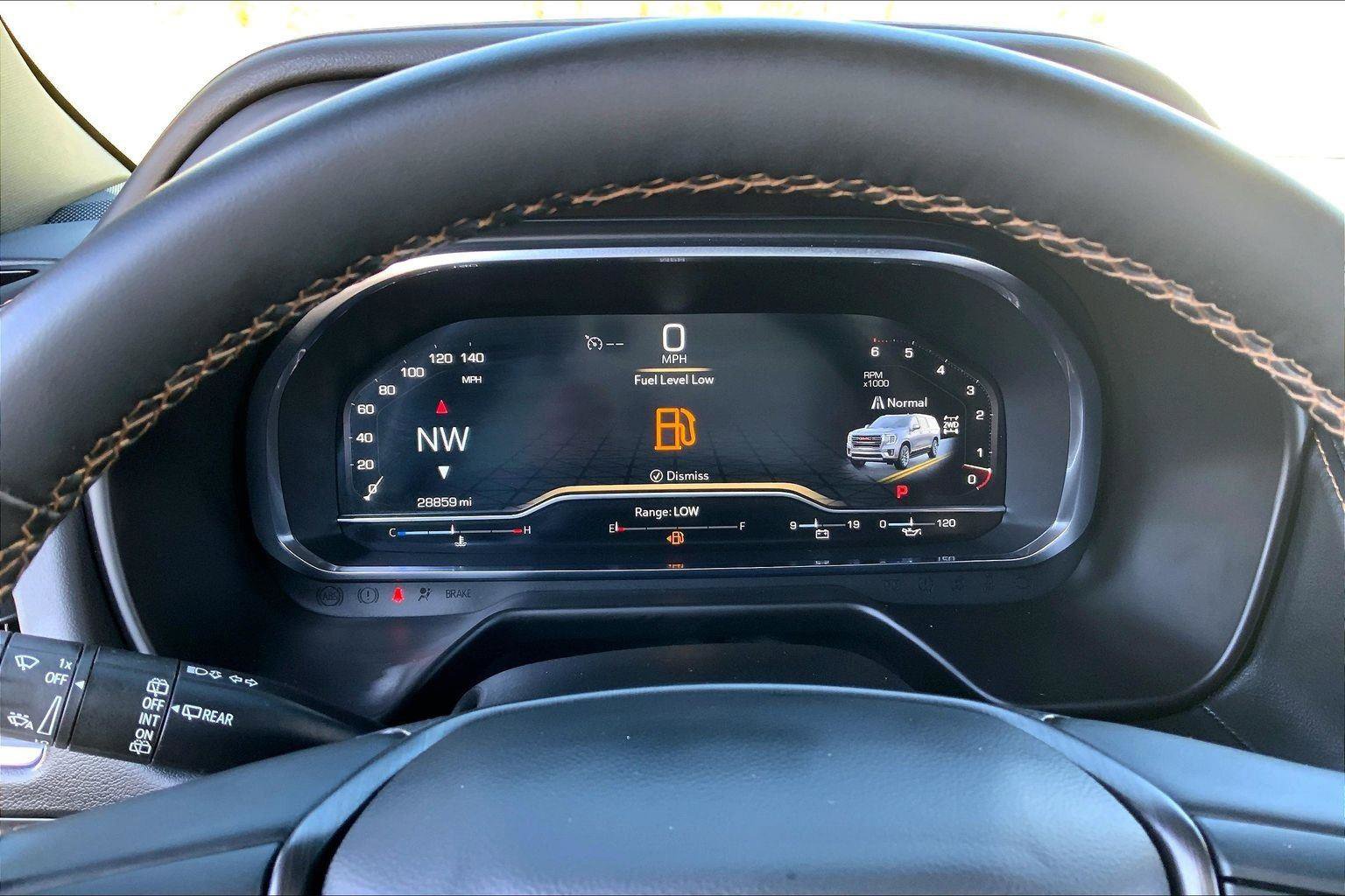 Used 2024 GMC Yukon AT4 w/ Technology Package image 4