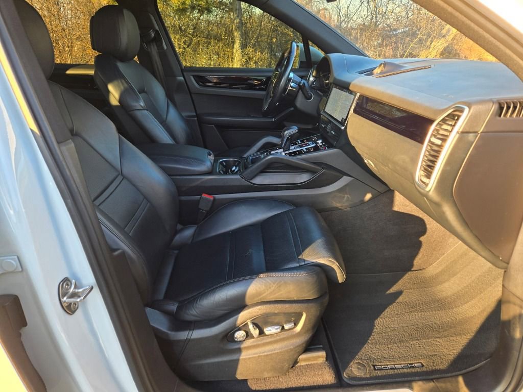 Certified 2020 Porsche Cayenne image 37
