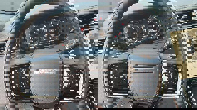 New 2026 Land Rover Range Rover Velar Dynamic SE image 19