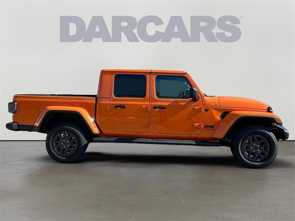 New 2025 Jeep Gladiator Sport image 8