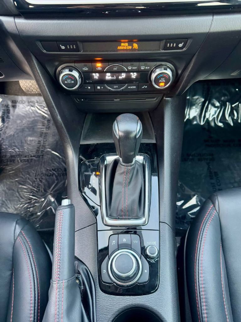 Used 2016 MAZDA MAZDA3 i Grand Touring image 17