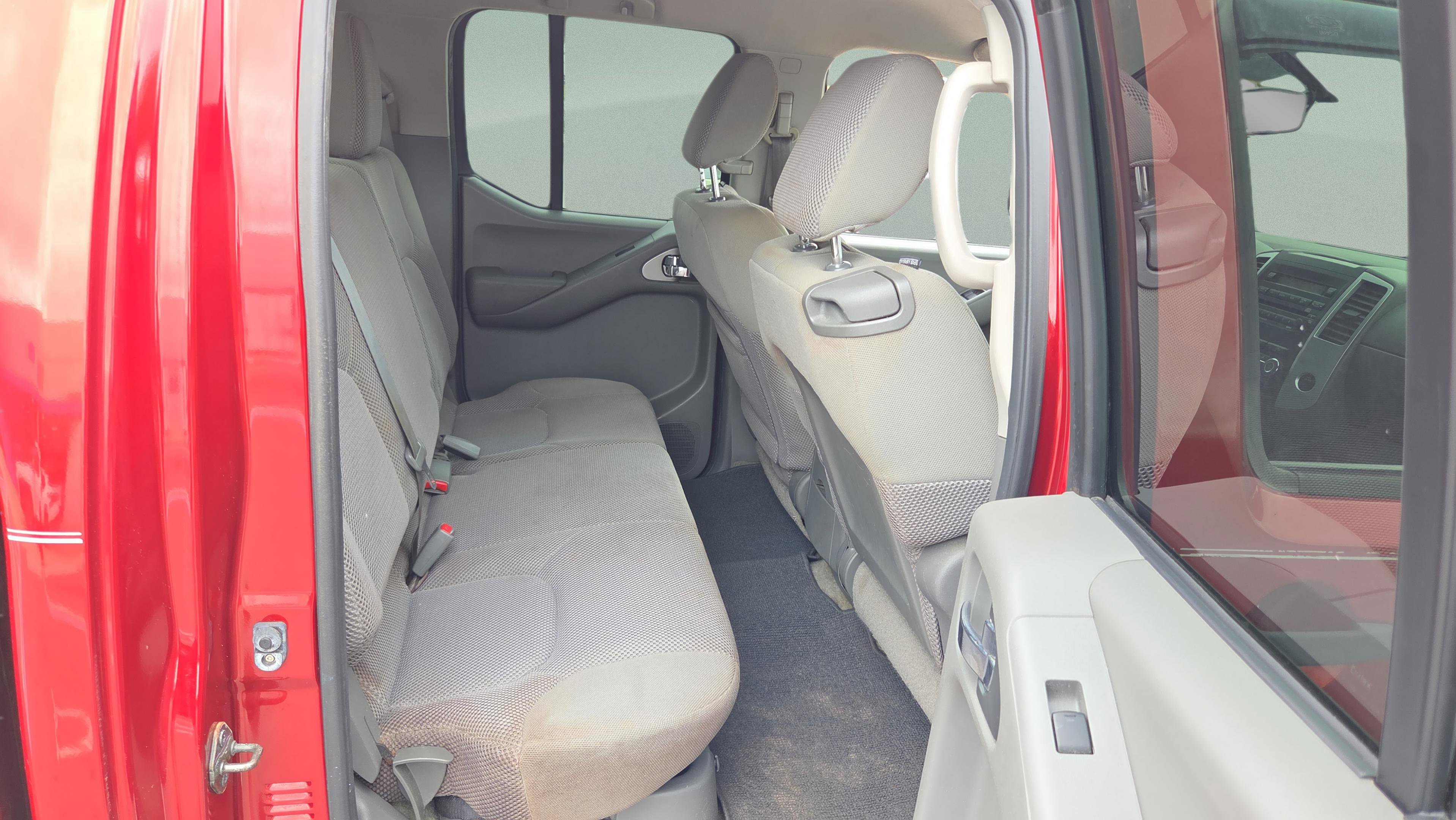 Used 2012 Nissan Frontier SV w/ SV Premium Utility Pkg RWD image 12