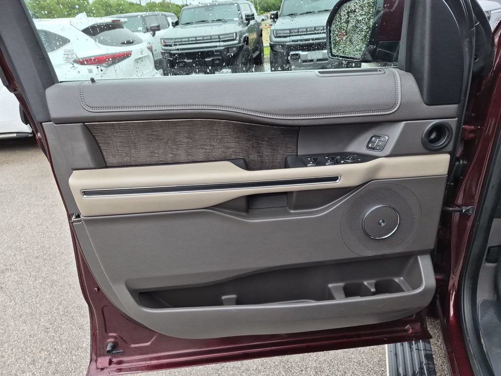 Used 2021 Ford Expedition Max Limited AWD/4WD image 19