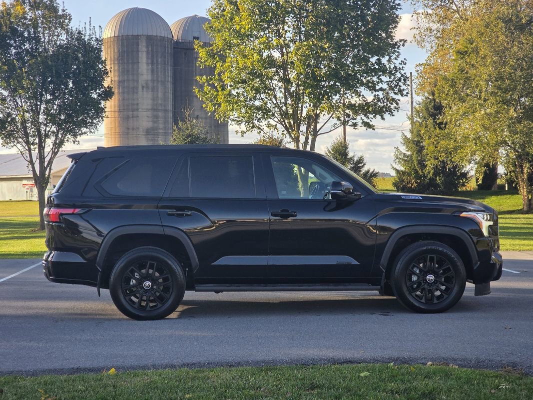 Used 2024 Toyota Sequoia Limited image 9