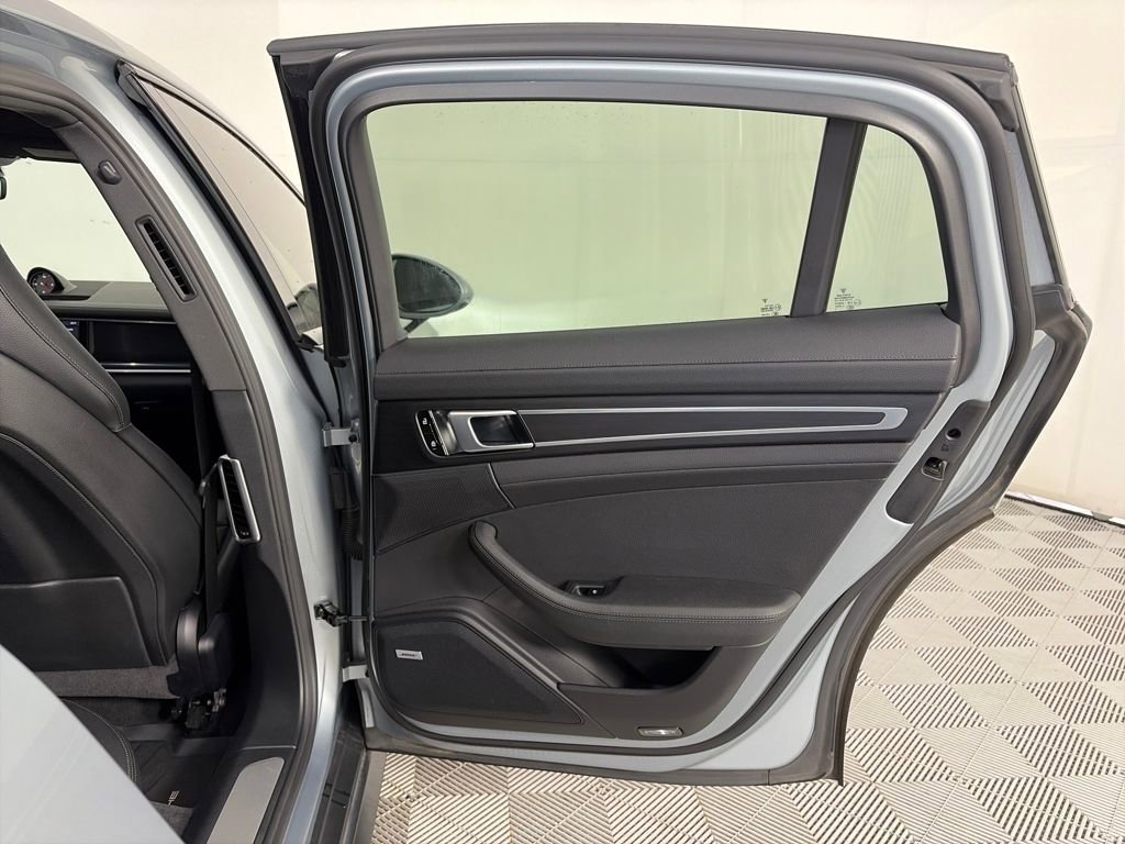 Used 2019 Porsche Panamera image 26
