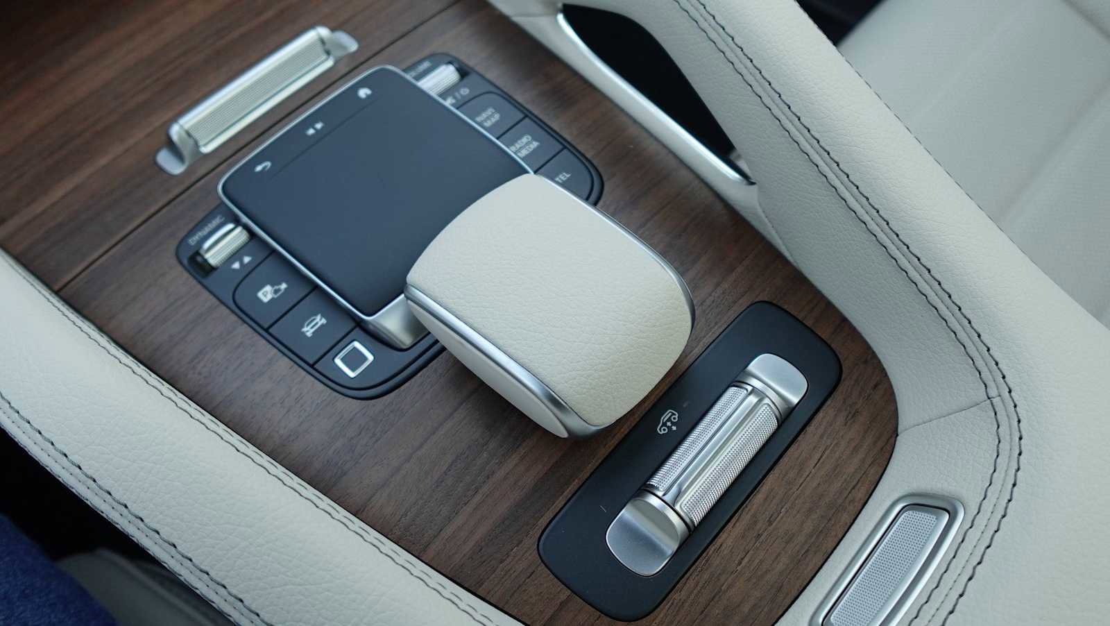 New 2026 Mercedes-Benz GLE 580 4MATIC image 54