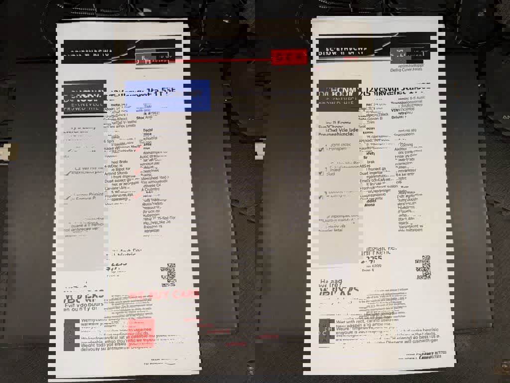 Used 2025 Volkswagen Jetta SE FWD image 13