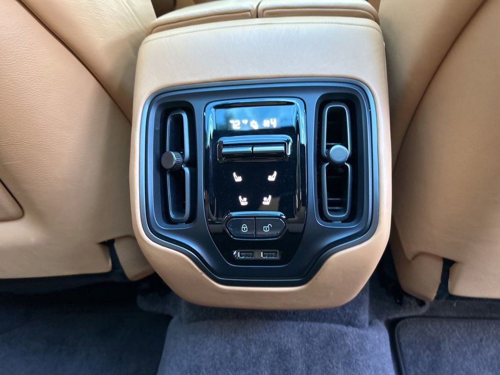 Used 2021 Aston Martin DBX image 36