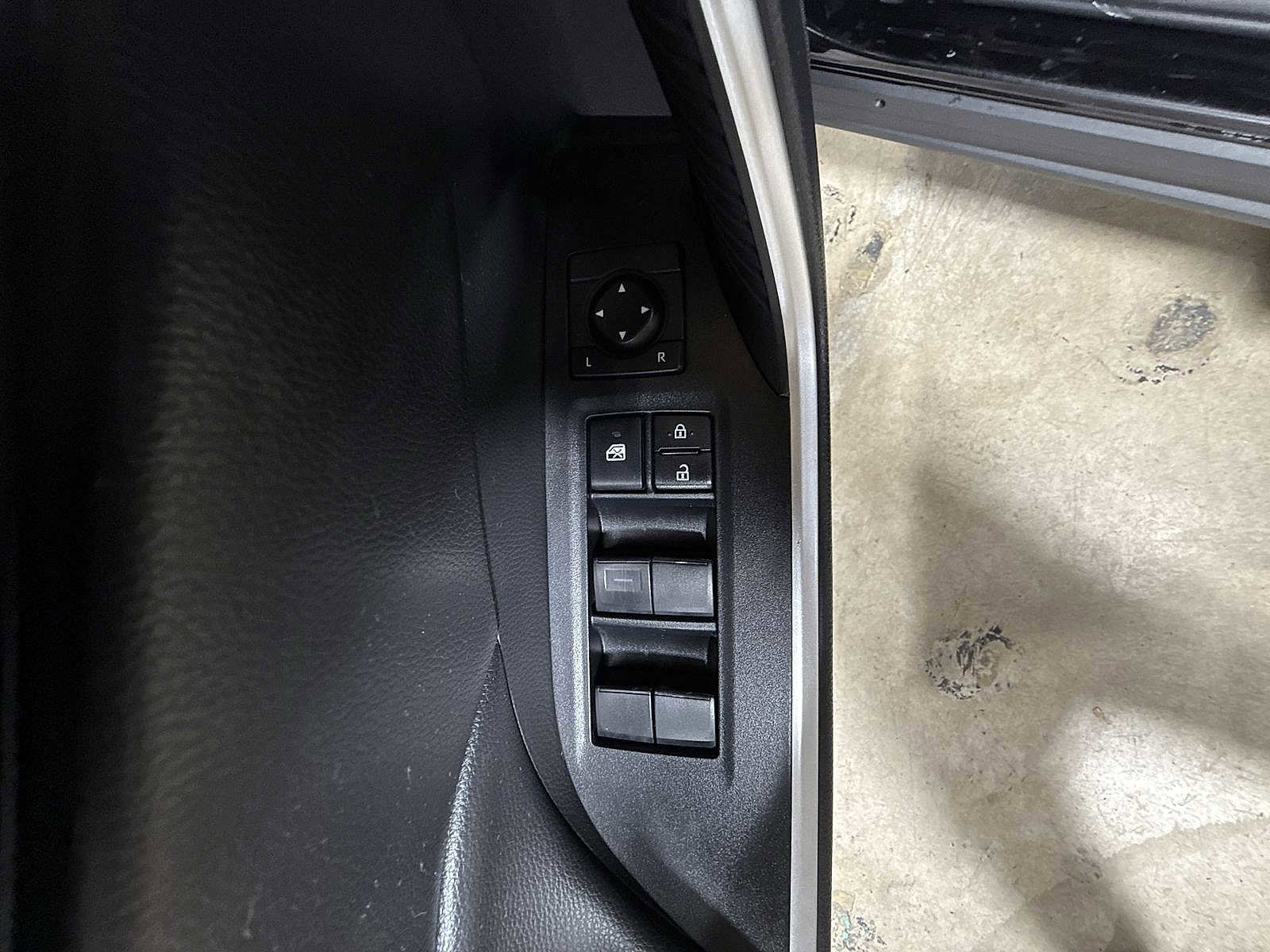 Certified 2022 Toyota RAV4 LE image 22