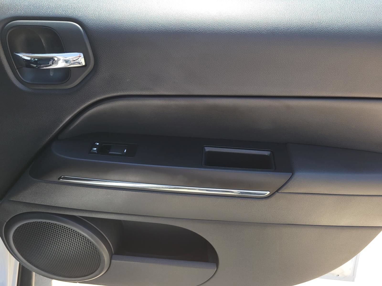 Used 2012 Jeep Patriot Limited FWD image 6