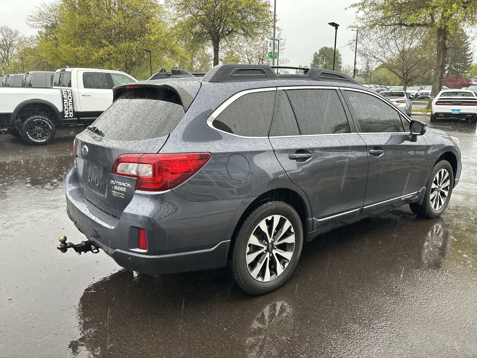 Used 2017 Subaru Outback 2.5i Limited AWD/4WD image 4