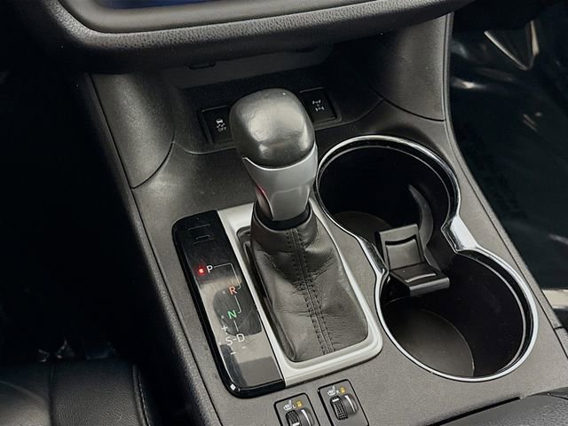 Used 2017 Toyota Highlander SE image 17