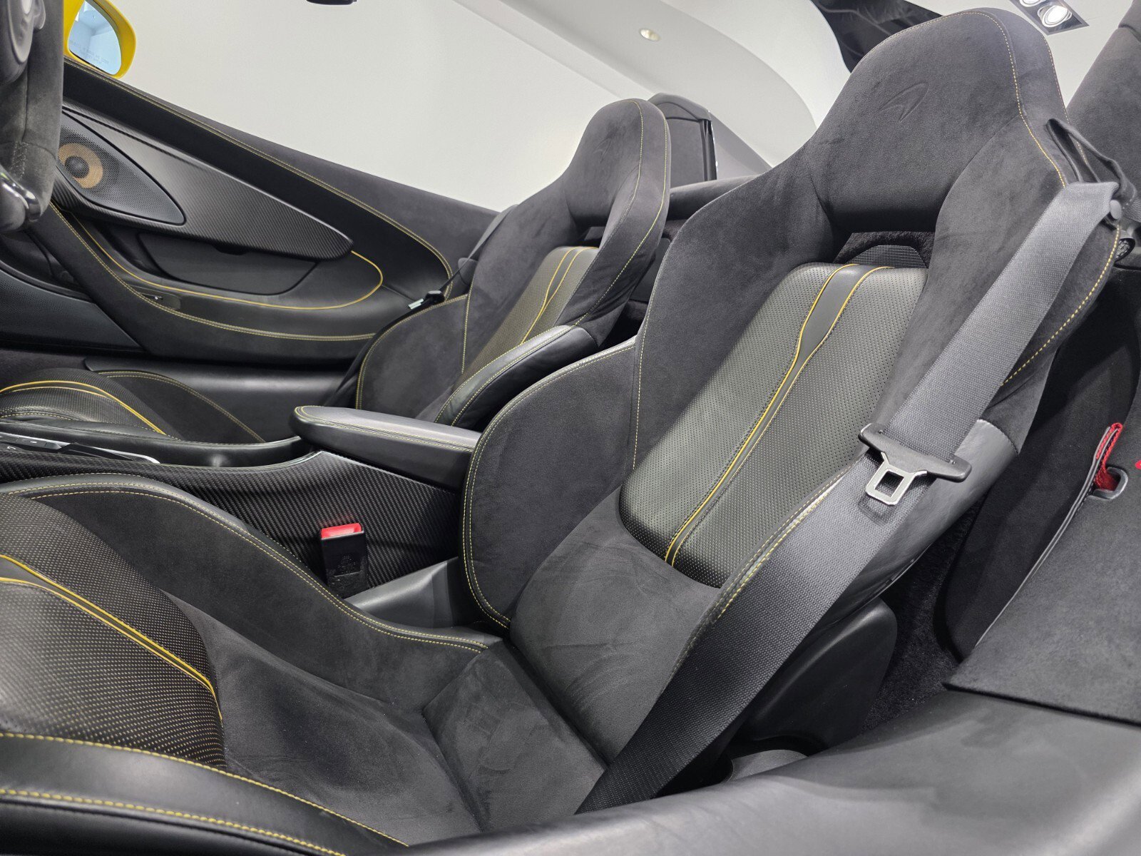 Used 2018 McLaren 570S Spider image 8