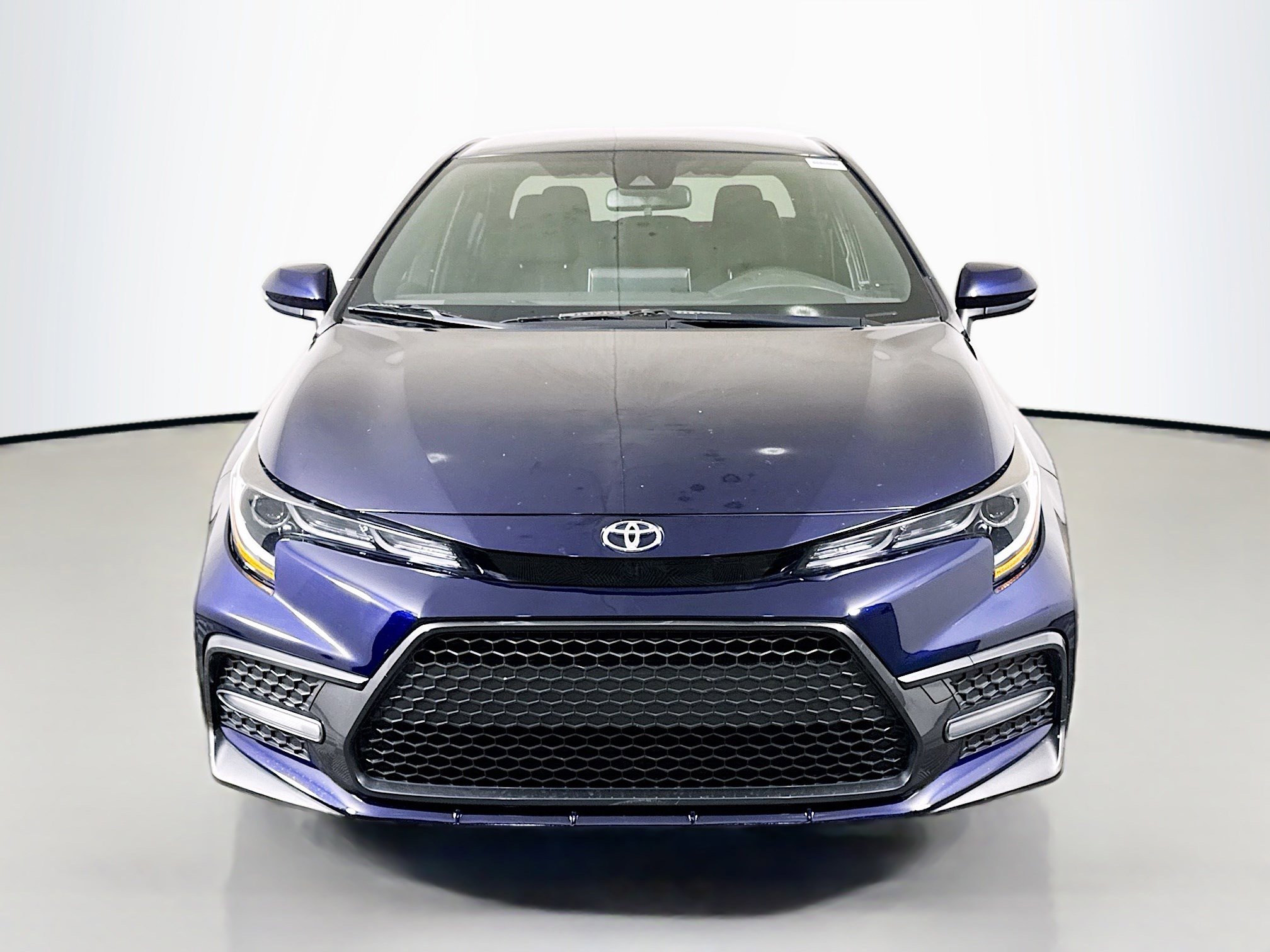 Used 2020 Toyota Corolla SE image 2