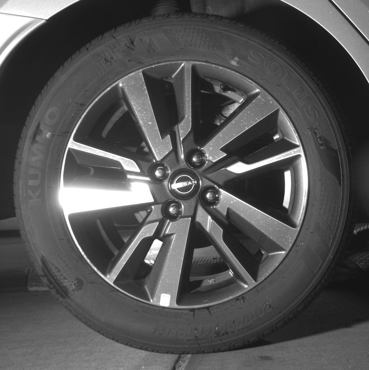 Used 2025 Nissan Versa SV FWD image 15