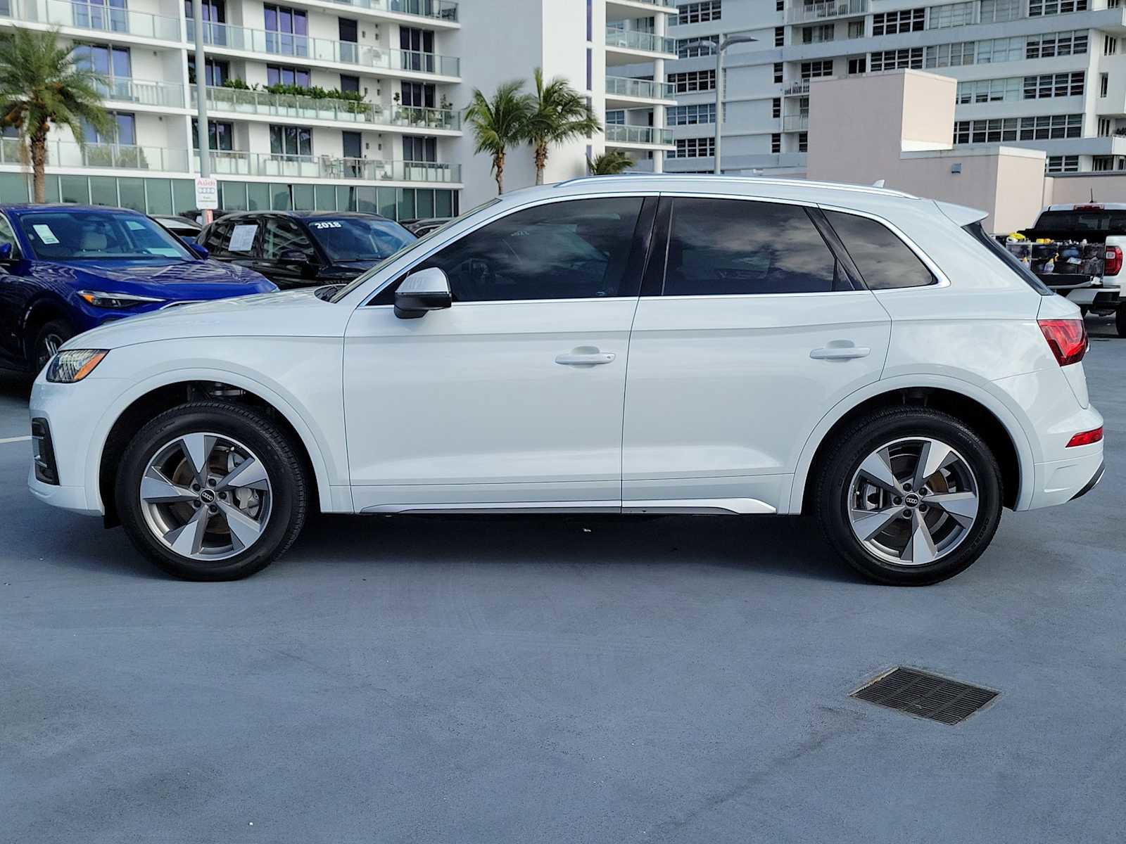 Certified 2023 Audi Q5 Premium w/ Premium Plus Package AWD/4WD video 3