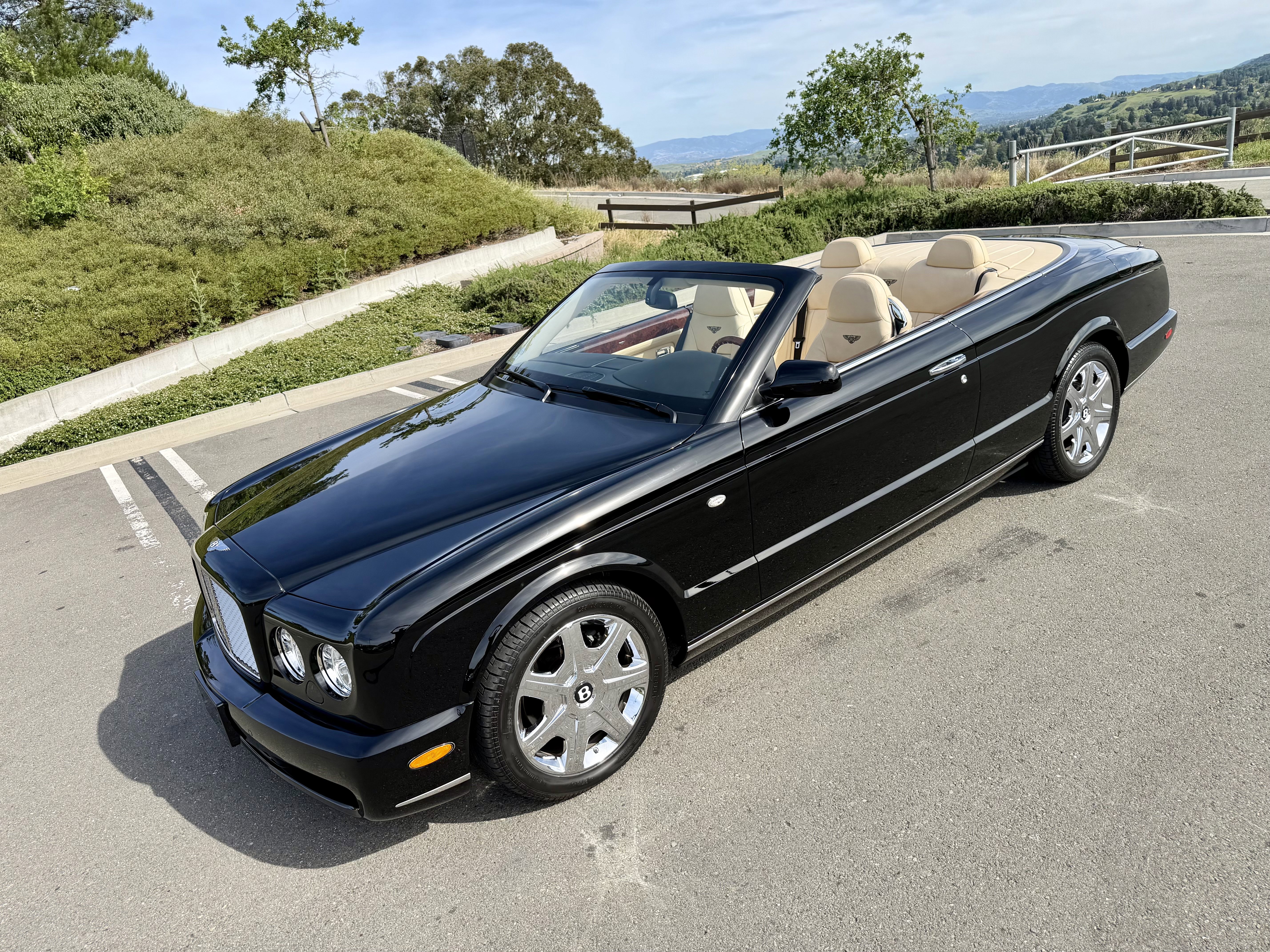 Used 2007 Bentley Azure image 1