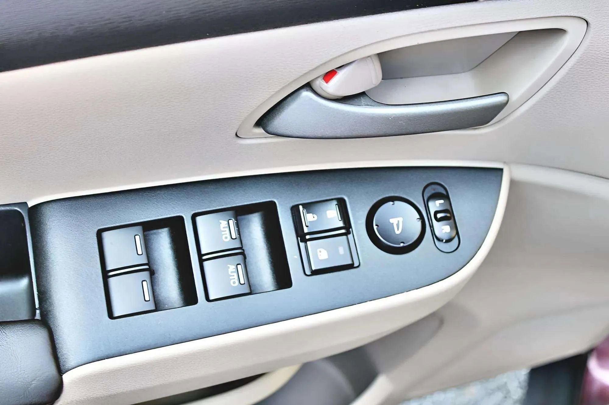 Used 2011 Honda Odyssey EX image 11