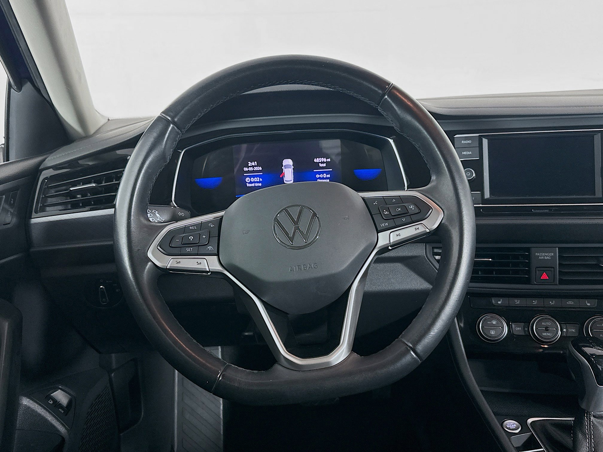 Used 2024 Volkswagen Jetta SE FWD image 18