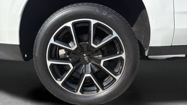 Used 2021 Chevrolet Suburban RST AWD/4WD image 37