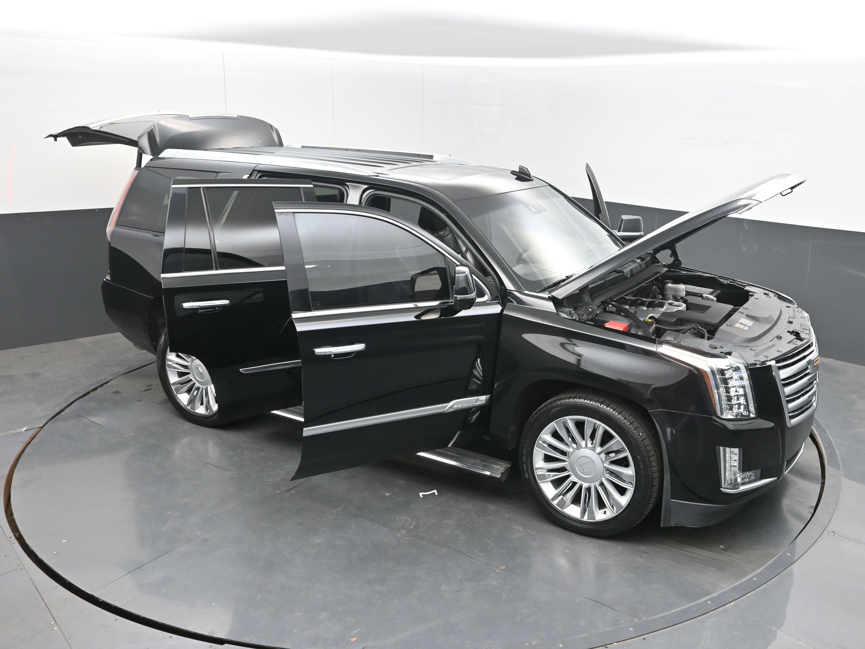Used 2016 Cadillac Escalade Platinum AWD/4WD image 39