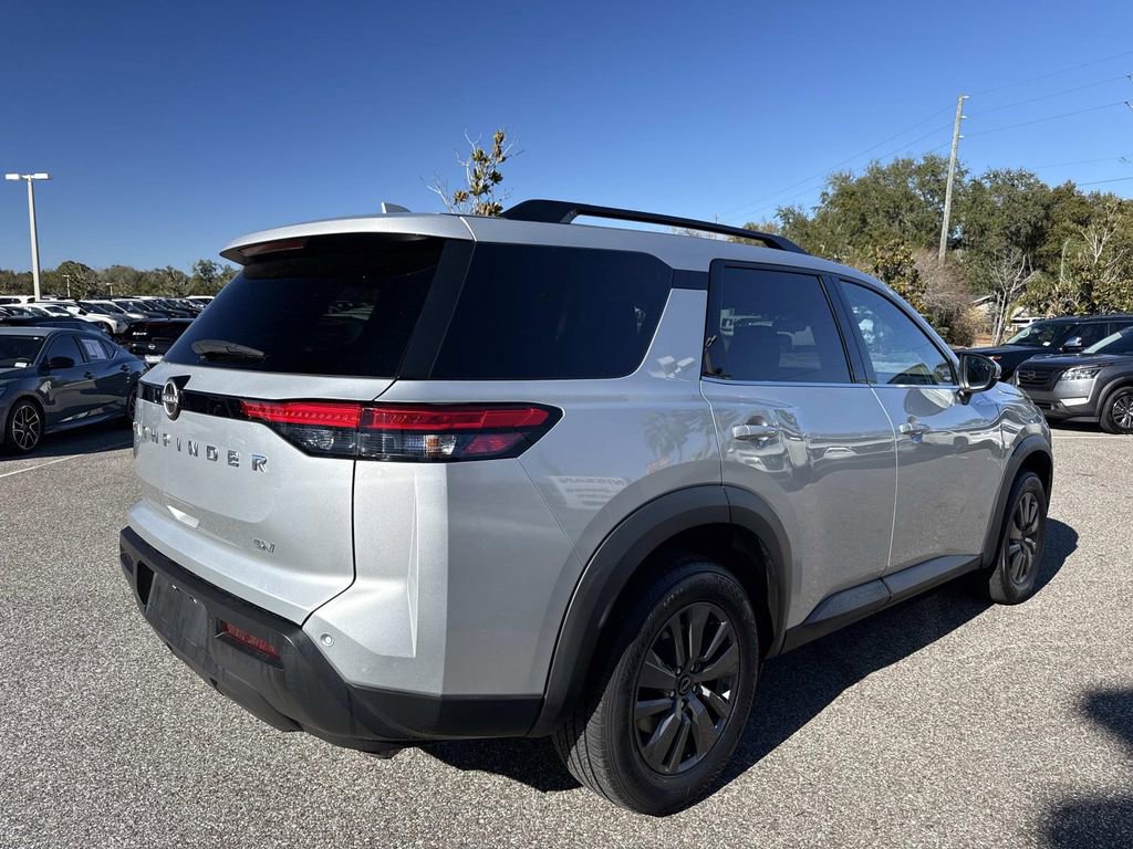 Certified 2024 Nissan Pathfinder SV image 4