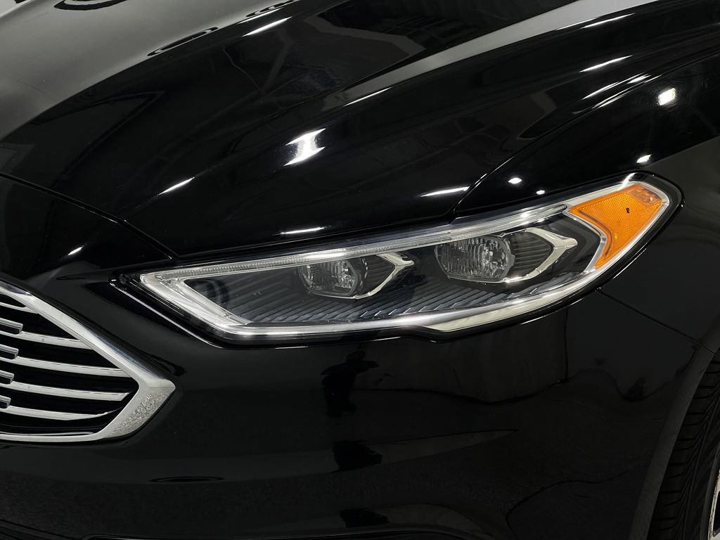 Used 2017 Ford Fusion SE w/ Fusion SE Technology Package image 29