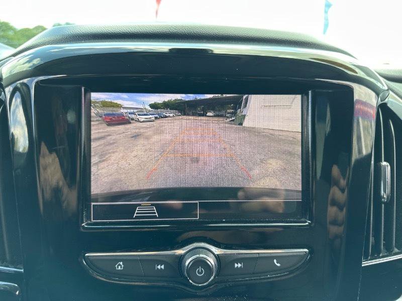 Used 2020 Chevrolet Traverse LT image 28