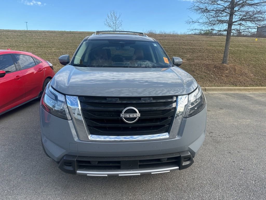 Used 2025 Nissan Pathfinder Platinum w/ Cargo Package image 11