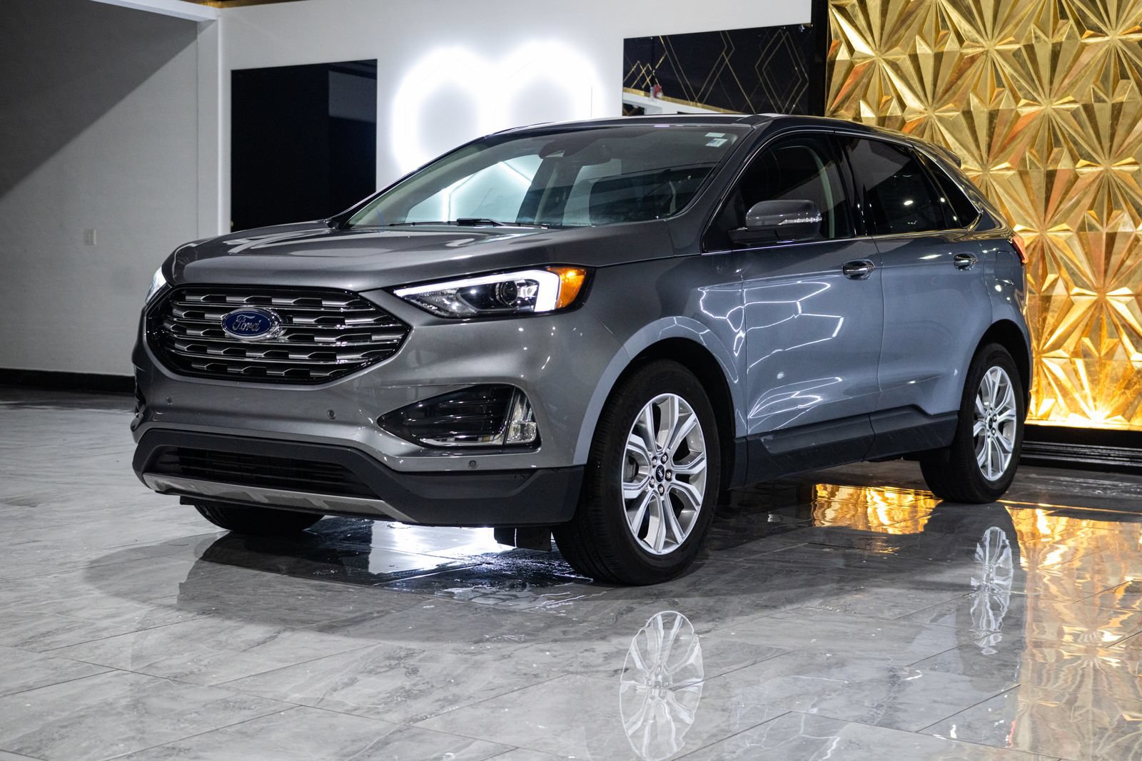 Used 2024 Ford Edge Titanium AWD/4WD image 4
