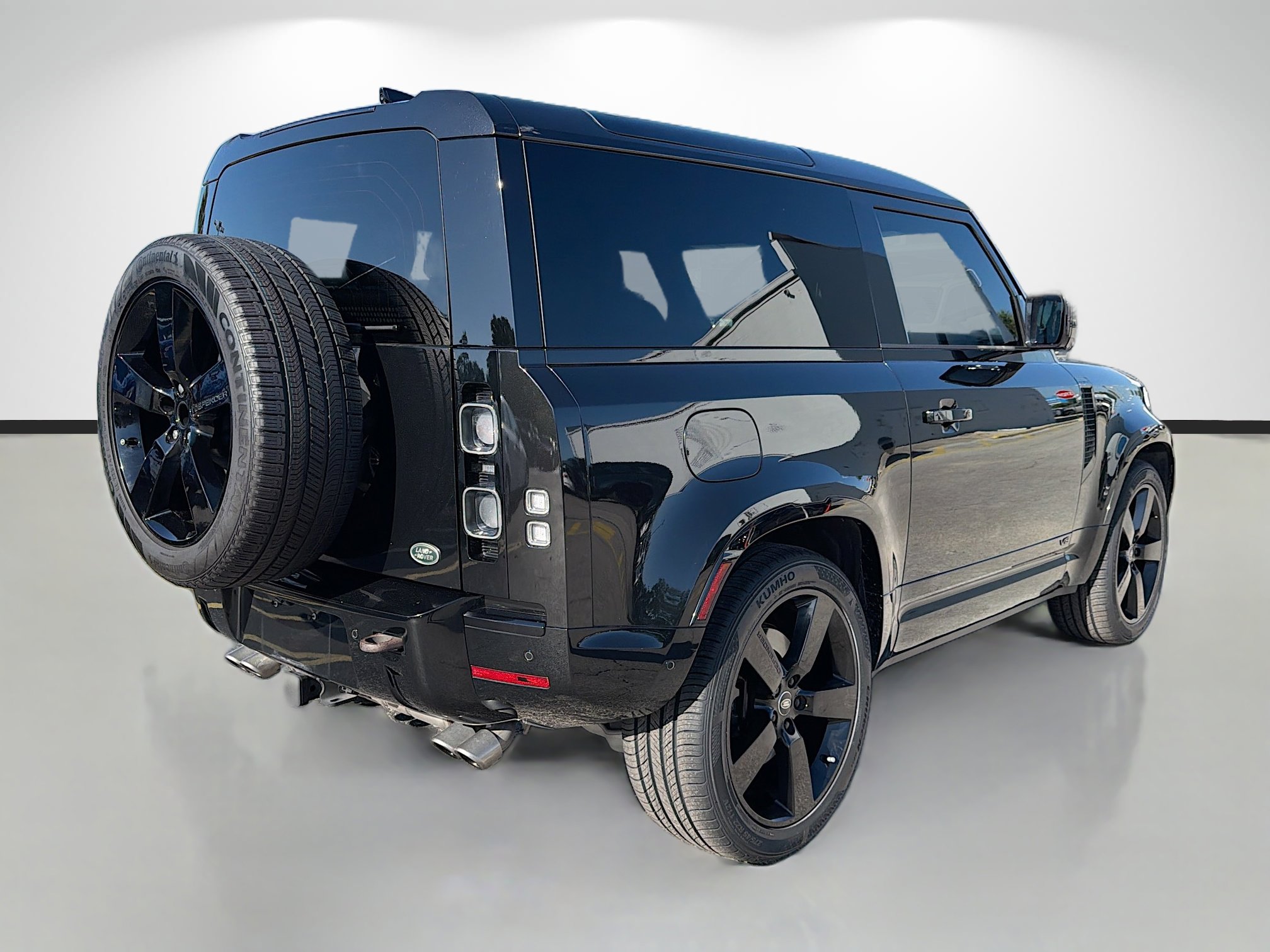 Used 2023 Land Rover Defender 90 V8 AWD/4WD image 3