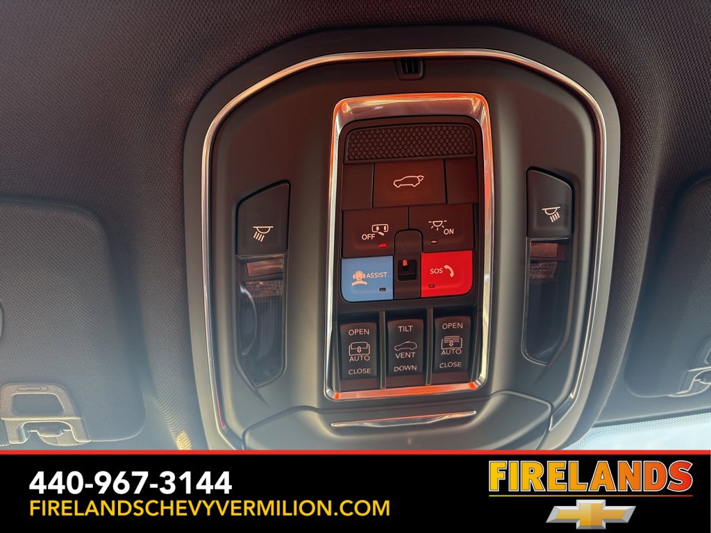 Used 2024 Jeep Grand Cherokee L Limited w/ Black Appearance Package image 26